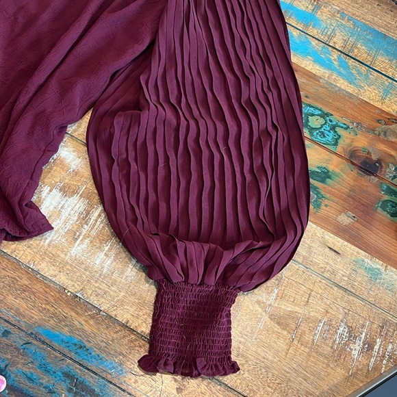 Maroon top - Picture 2 of 3